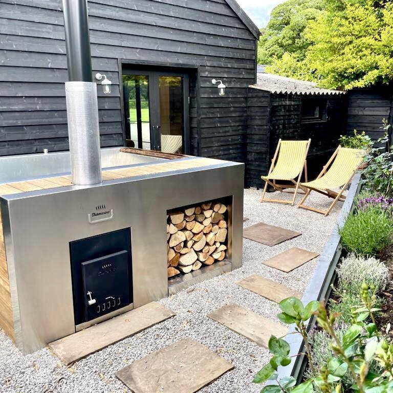Luxury Barn With Hot Tub, Spa Treatments, Private Dining Little Budworth Esterno foto