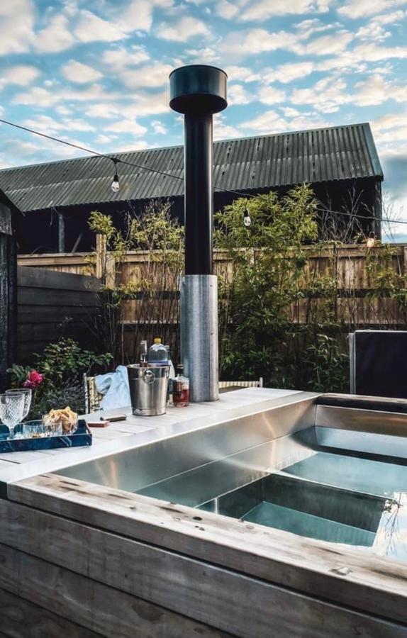 Luxury Barn With Hot Tub, Spa Treatments, Private Dining Little Budworth Esterno foto